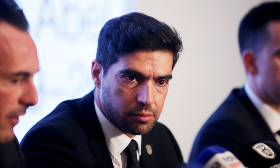 Φερέιρα: «Πρέπει να ξεπεράσουμε τα όριά μας. Να γράψουμε ιστορία από τις πρώτες ημέρες»