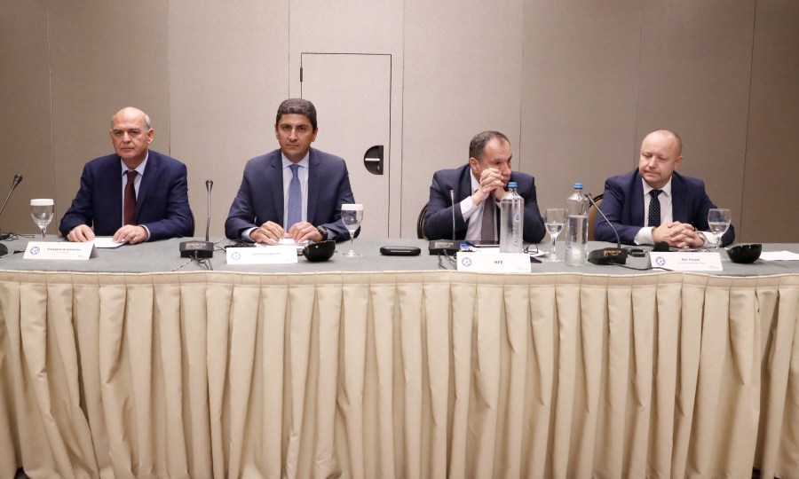 «Τα λένε» στη Νιόν UEFA-Αυγενάκης, παρουσία Γραμμένου
