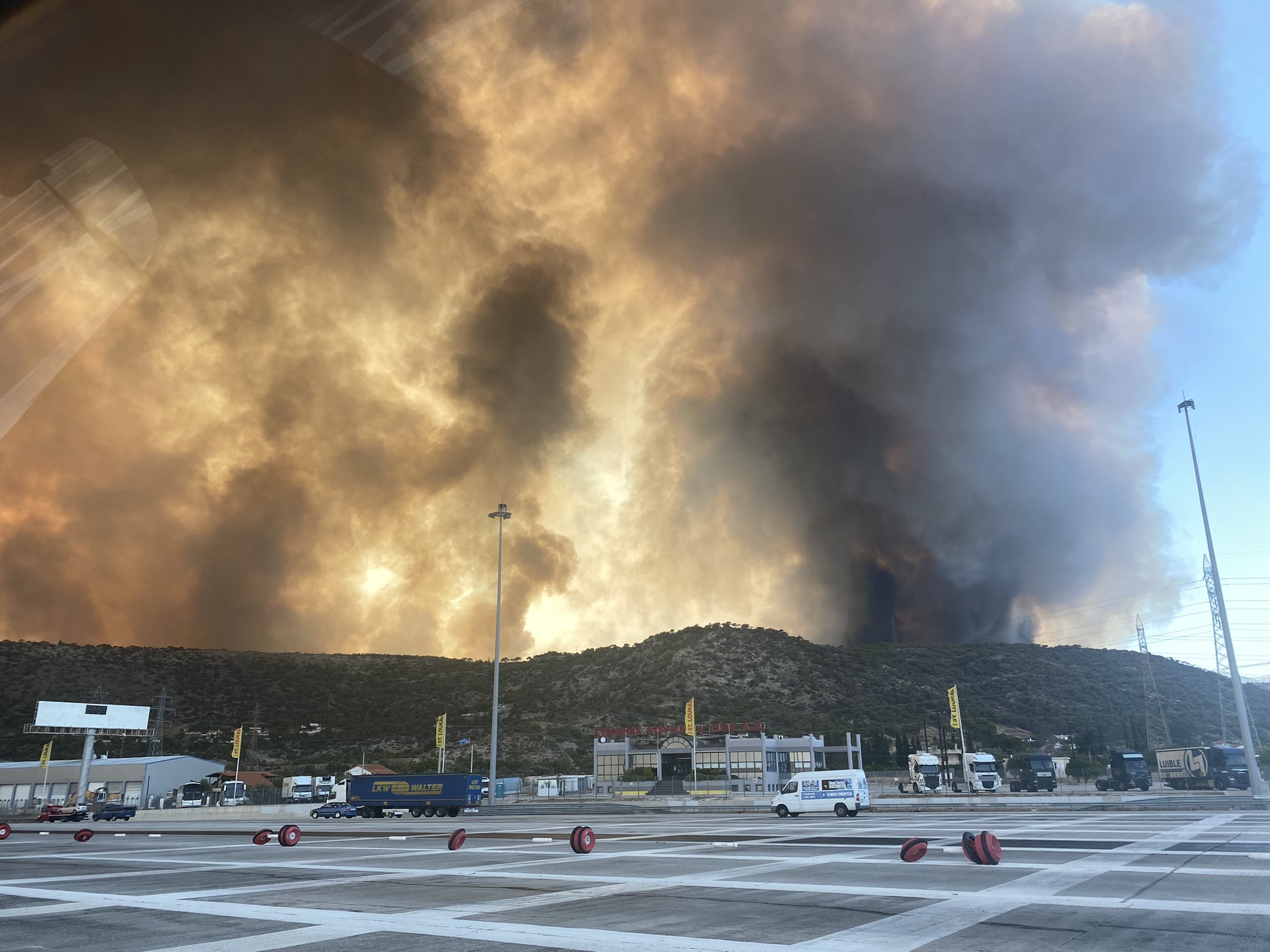 Εικόνα live 21975898/30499.jpg 