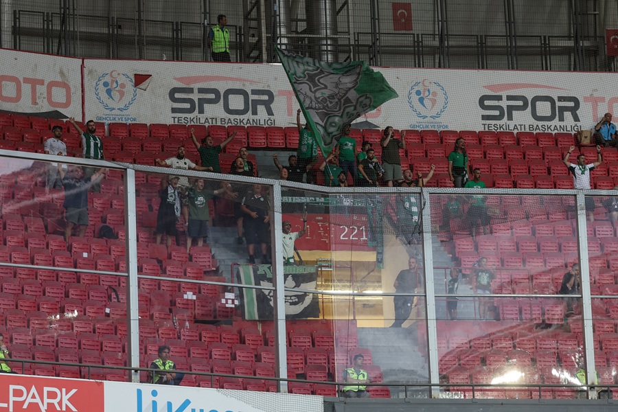 Εικόνα live 28805221/57950.jpg 