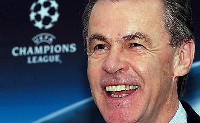 Χίτσφελντ:''Αλαζόνας ο Μουρίνιο''