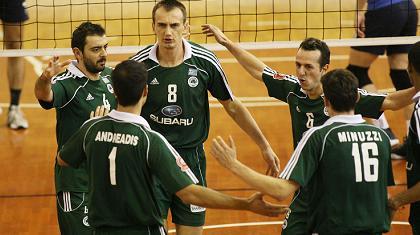 Συνεχίζει πρώτος και αήττητος…