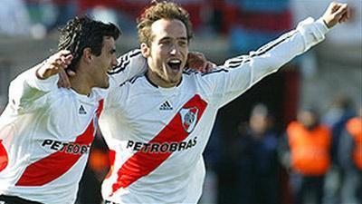 Αγκαλιάζει Μπελούτσι, χάνει Λεντέσμα