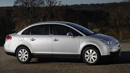 Το ελκυστικό Citroen C4 Sedan