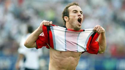 Έρχεται ο Μπελούτσι, δύσκολα ο Αλμιρόν