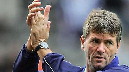 Παραμένει στη Φρανκφούρτη…