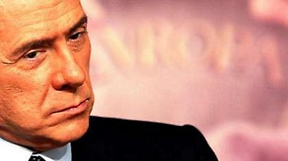 Καλοβλέπει Ζαμπρότα, στηρίζει Ντίντα ο Μπερλουσκόνι