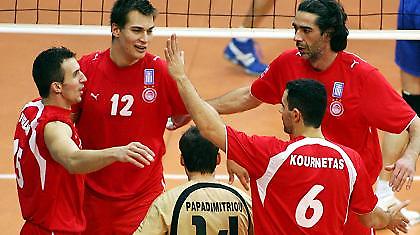 «Ερυθρόλευκος» περίπατος…