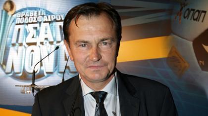 Φέρνει τον Πλασκόνι