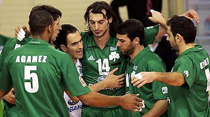 Μόνος του…