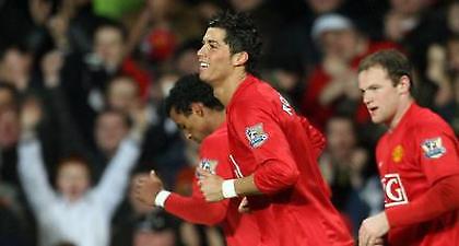 Premiership: Προελαύνει η Γιουνάιτεντ, κατρακυλά η Λίβερπουλ