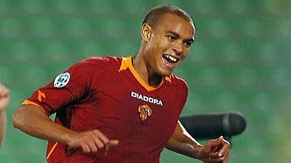 Μάχη «Γιούβε»-Μίλαν για Φεράρι