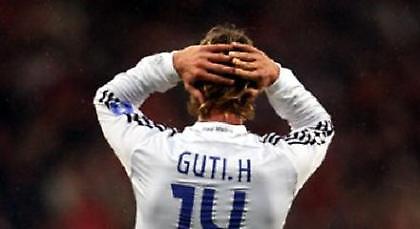 Αιχμές Γκούτι για… χορτάρι και διαιτησία