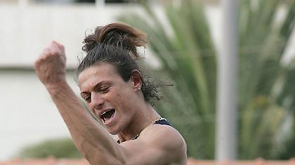 Εκτός Πεκίνου Σταμπόλοβα, Βένεβα