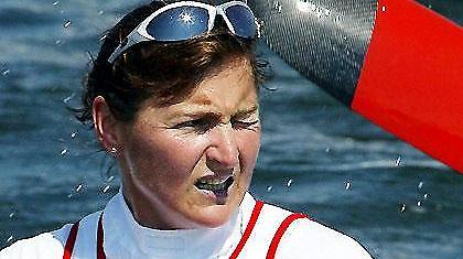 Αποσύρεται η Φίσερ