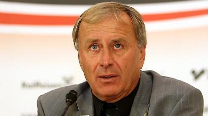 Χίκερσμπεργκερ: «Ηγέτης ο Ίβανσιτς, ανεξήγητα στον πάγκο ο Μάχο»