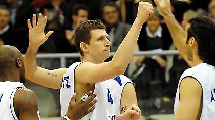 Εμεινε 'ζωντανός'...