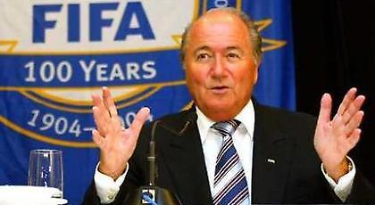 Απειλεί με αποβολή την Ισπανία ο Μπλάτερ