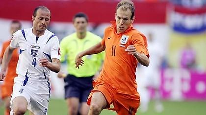 Φαν Μπάστεν: «Ο Ρόμπεν δεν θα παίξει στο Euro αν δεν διορθωθεί…»