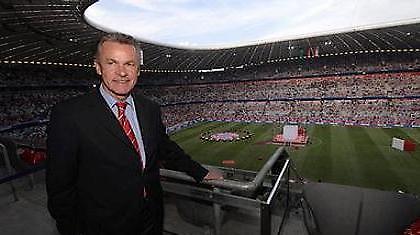 Αναλαμβάνει την Ελβετία ο Χίτσφελντ