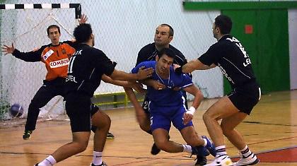 Βάφτηκε 'κυανόλευκο' το ντέρμπι