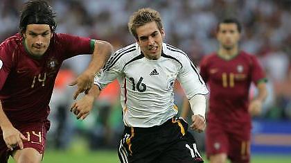 Μάχη Μάντσεστερ-Μπαρτσελόνα για Λαμ