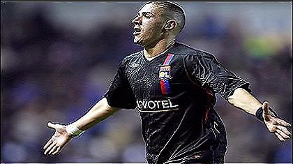 Επίθεση Ολά σε Μάντσεστερ Γιουνάιτεντ για Μπενζεμά