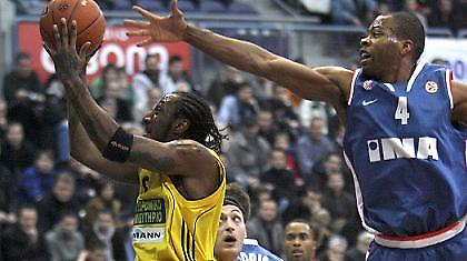 Επιμένει για Ράιτ η Τσιμπόνα