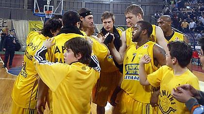 Αδιάφορος, αλλά... γηπεδούχος