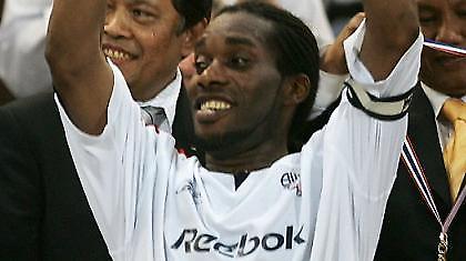 Αποσύρεται ο Οκότσα