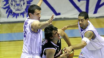 Βλέπει τετράδα…