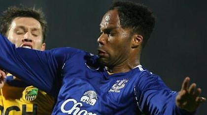 Ανανεώνει με Έβερτον ο Λέσκοτ