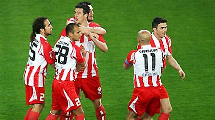 Στα… πόδια του