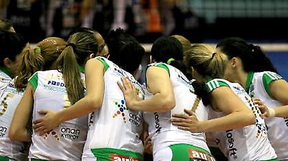 Πέφτει η «αυλαία»