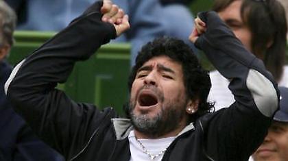 Έπαιξε σε φιλικό διαμαρτυρίας ο Μαραντόνα