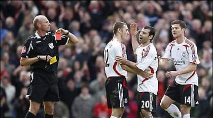 Μπενίτεθ: «Δεν καταλαβαίνω την αποβολή του Μασεράνο»