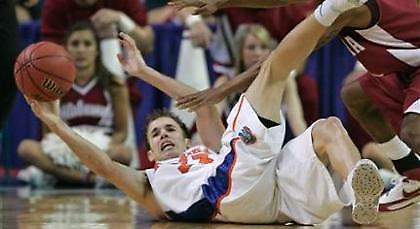 Στα ημιτελικά με Καλάθη