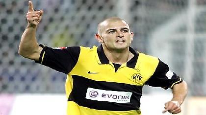 Κοιτάζει Πέτριτς η «Γιούβε»