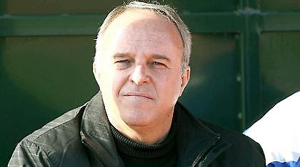 Ανακοινώνει Κάμπος