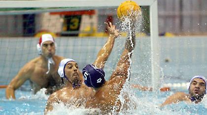 «Πέφτει» η αυλαία…