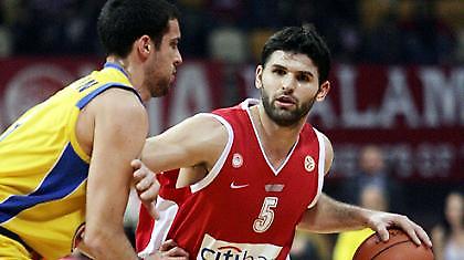 Παπαμακάριος: «Οι μεγάλες ομάδες κοιτάνε μπροστά»