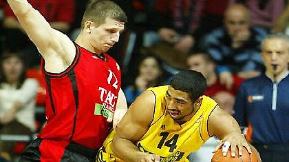 Α1: Υποψήφιος για καλύτερος αμυντικός ο Μάσεϊ