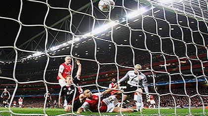 Premier League: Τα φώτα στο «Έμιρεϊτς»