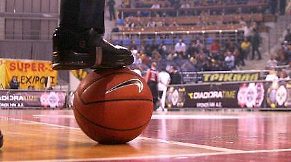 «Μάχες» πλέι οφ και παραμονής