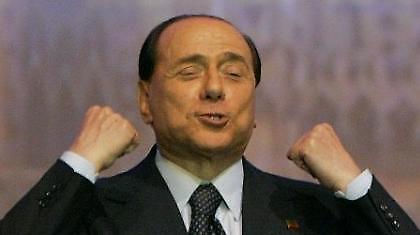 Μπερλουσκόνι: «Περιμένουμε τον Ροναλντίνιο»
