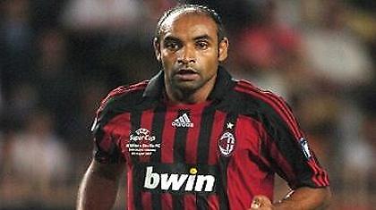 Εκτός... μάχης και ο Έμερσον