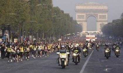 Νικητής στο μαραθώνιου του Παρισιού ο Κεμπέντε