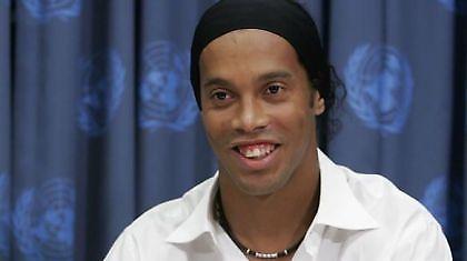 Έτοιμο το συμβόλαιο του Ροναλντίνιο!