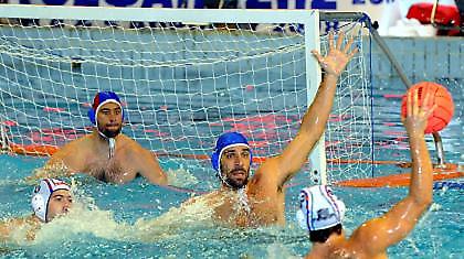 «Κυανέρυθρος» «περίπατος»