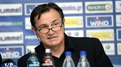 Λίνεν: «Είμαι και θα παραμείνω προπονητής του Πανιωνίου»